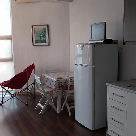 Dealuna Apartment Sarande